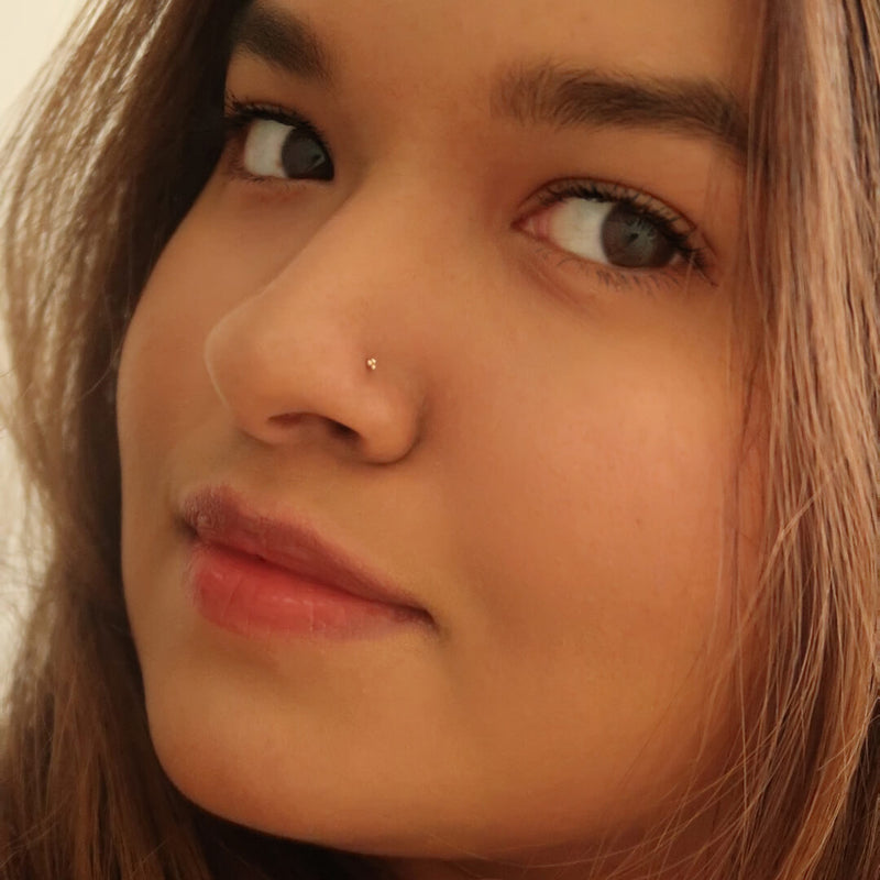 Tiny Trinity Stud L-Shape Nose Ring in 14k Gold